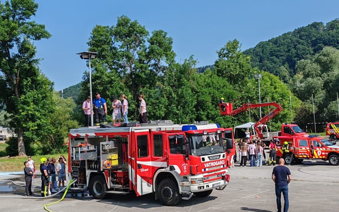 Otvoreni dan DVD Straža na školskom igralištu