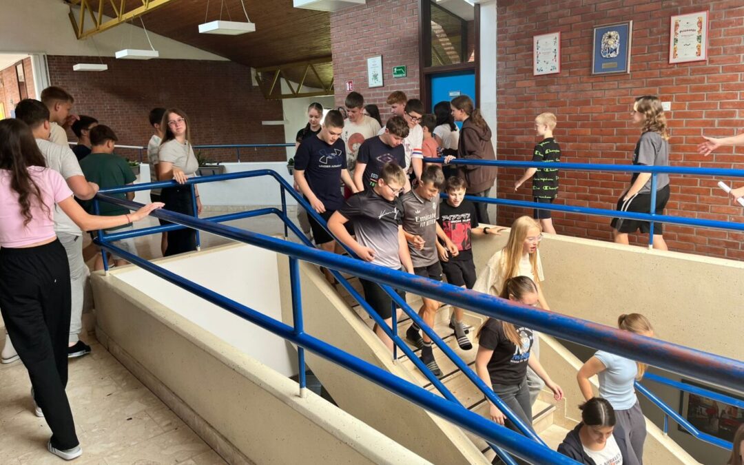Održana pokazna vježba evakuacije i spašavanja u Osnovnoj školi Viktora Kovačića