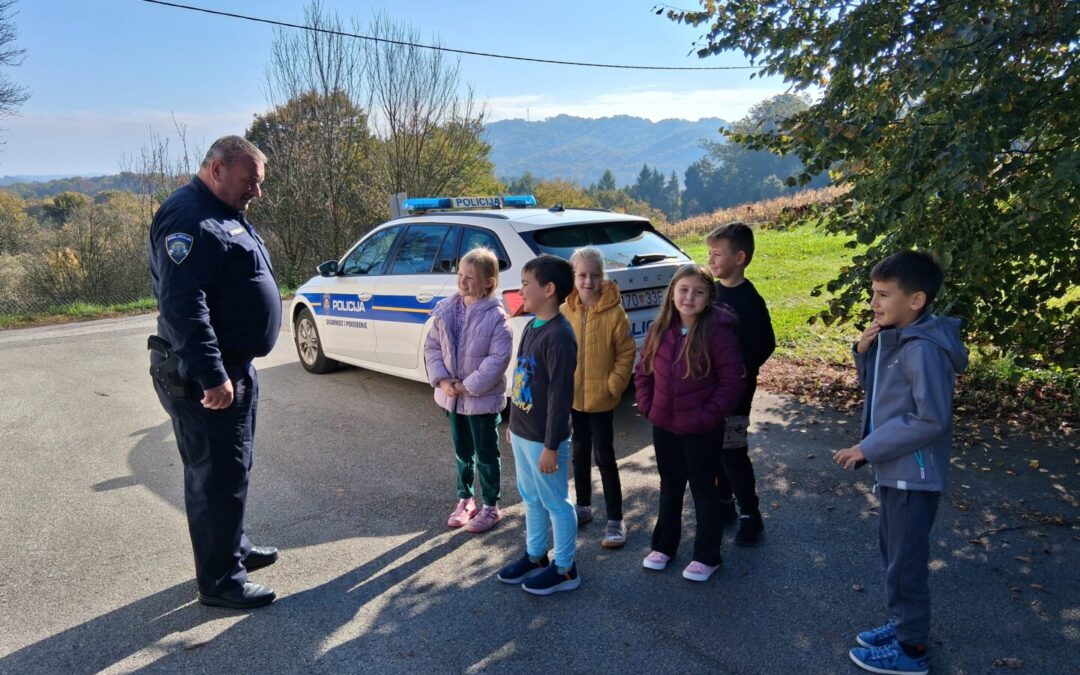 Posjet prometnog policajca